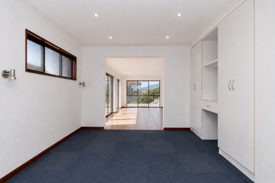 7 Bedroom Property for Sale in Kleinbaai Western Cape